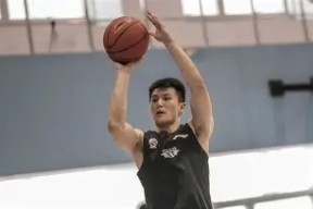 星空体育官网-集结日体能课后，北京首钢绝杀压哨备战德国杯，悬念犹存，细节决定成败(国足历年球衣)