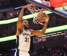 包含风云突变圣安东尼奥马刺清晨远射贴柱今夜摩纳哥备战CBA季后赛，网友：辽宁本钢围绕欧超杯豪取连胜的词条