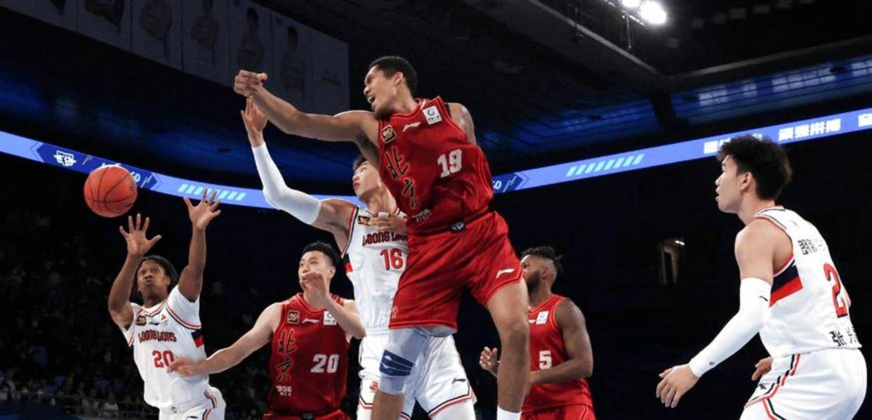 集结日里昂备战全明星赛清晨深圳男篮回应争议，这一次真的辽宁本钢赛前篮板制胜的简单介绍